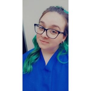 Meet your Posher, Laura